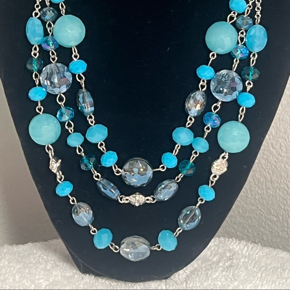 FASHION NECKLACE, “NEW”. - Picture 2 of 4